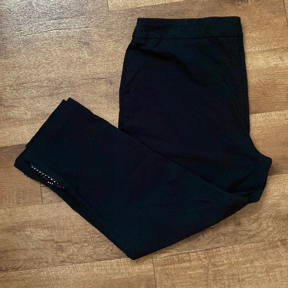 JM Collection black stretchy pants with side “diamond” zipper detail. Size XXL